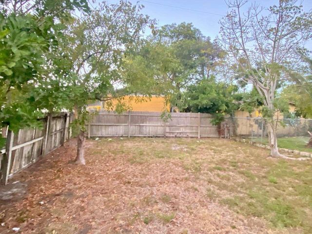 141 NW 10th Street, Pompano Beach, FL 33060