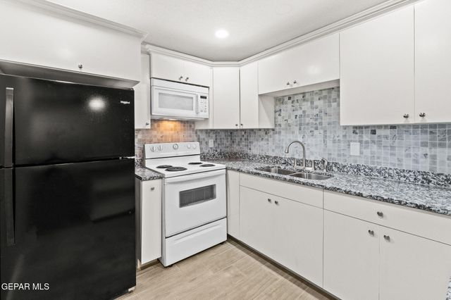 6400 Edgemere Boulevard 11, El Paso, TX 79925