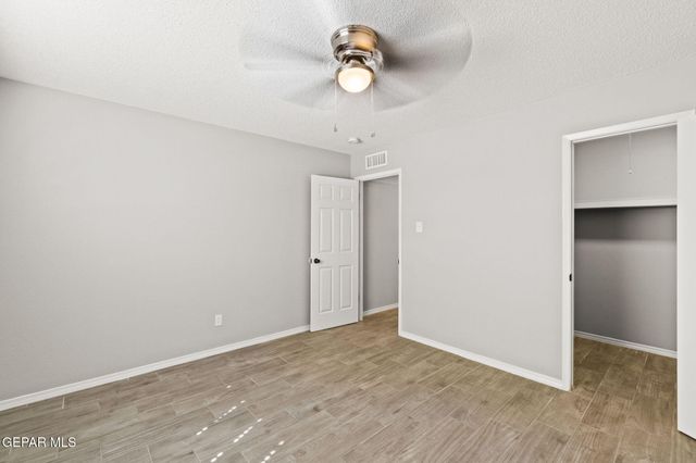 6400 Edgemere Boulevard 11, El Paso, TX 79925