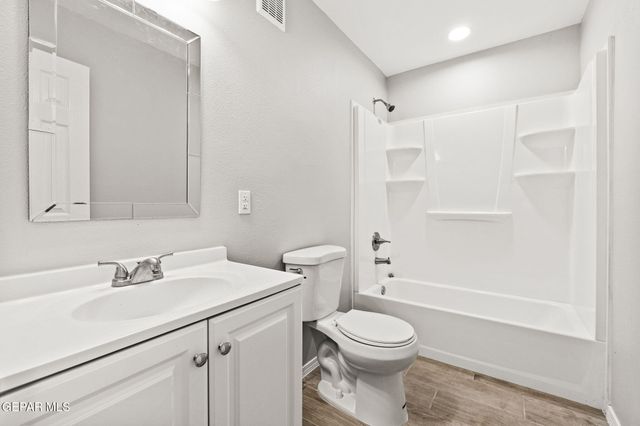 6400 Edgemere Boulevard 11, El Paso, TX 79925