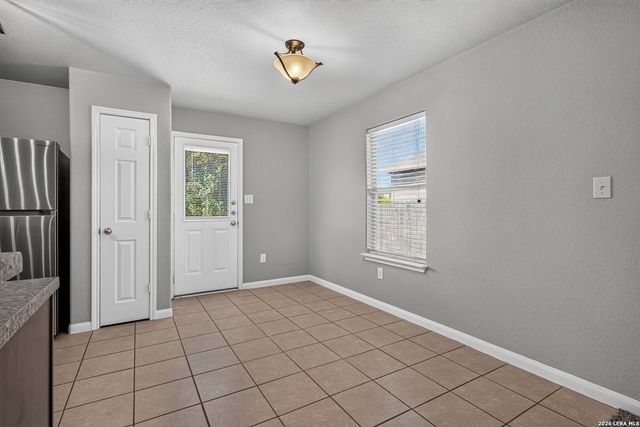 6121 Luckey Run, San Antonio, TX 78252