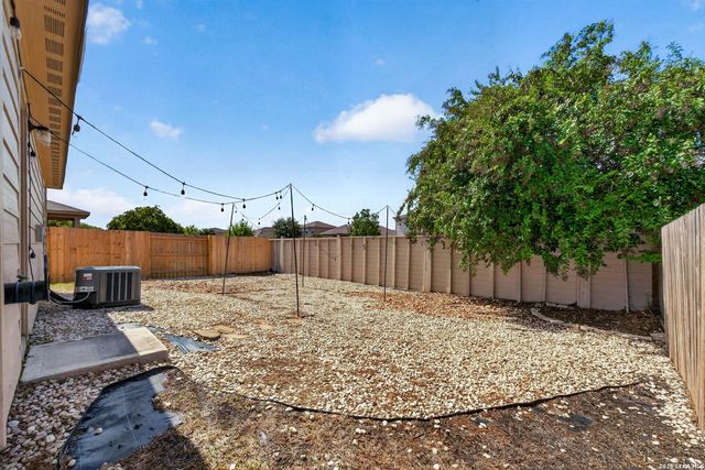 6121 Luckey Run, San Antonio, TX 78252
