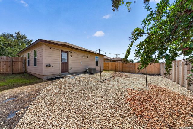 6121 Luckey Run, San Antonio, TX 78252