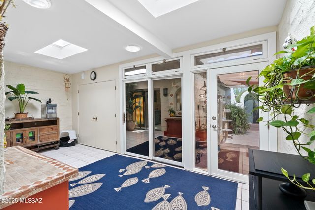 211 S Circulo Napa, Green Valley, AZ 85614