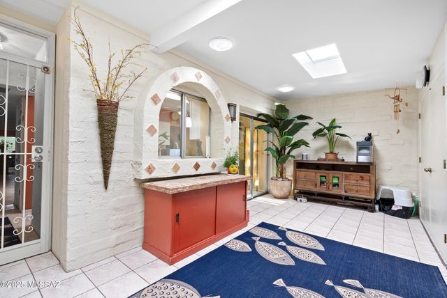 211 S Circulo Napa, Green Valley, AZ 85614