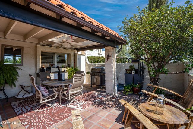 211 S Circulo Napa, Green Valley, AZ 85614