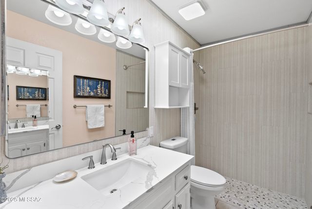 211 S Circulo Napa, Green Valley, AZ 85614