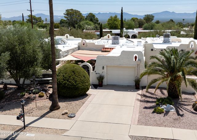 211 S Circulo Napa, Green Valley, AZ 85614