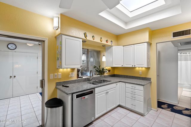 211 S Circulo Napa, Green Valley, AZ 85614