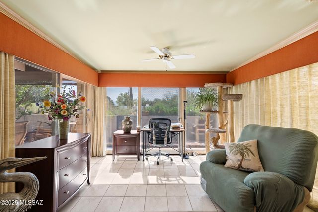 211 S Circulo Napa, Green Valley, AZ 85614