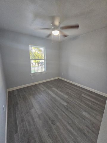 4724 4th Units B,C,D,E Street, Bacliff, TX 77518