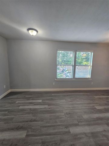 4724 4th Units B,C,D,E Street, Bacliff, TX 77518