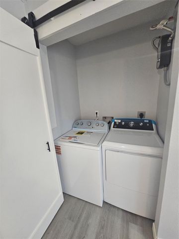4724 4th Units B,C,D,E Street, Bacliff, TX 77518