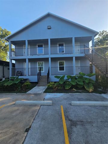 4724 4th Units B,C,D,E Street, Bacliff, TX 77518