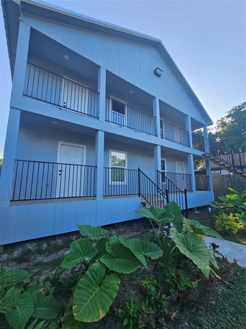 4724 4th Units B,C,D,E Street, Bacliff, TX 77518