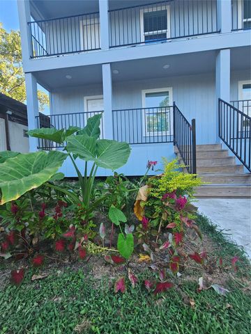 4724 4th Units B,C,D,E Street, Bacliff, TX 77518