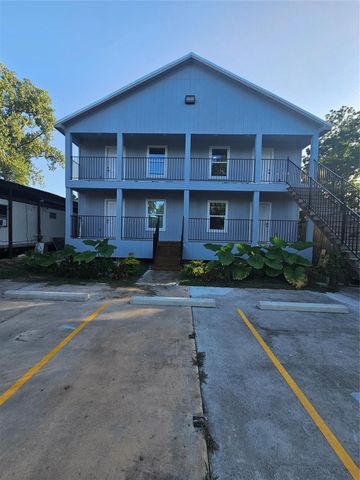 4724 4th Units B,C,D,E Street, Bacliff, TX 77518