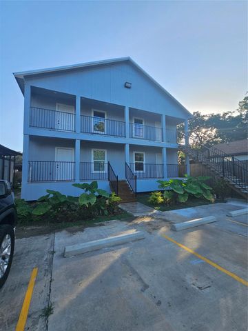 4724 4th Units B,C,D,E Street, Bacliff, TX 77518
