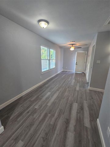 4724 4th Units B,C,D,E Street, Bacliff, TX 77518