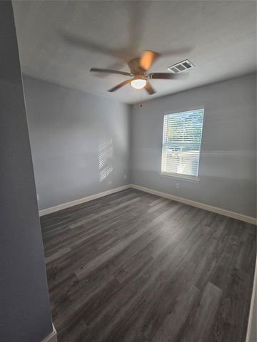 4724 4th Units B,C,D,E Street, Bacliff, TX 77518