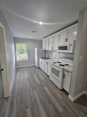 4724 4th Units B,C,D,E Street, Bacliff, TX 77518