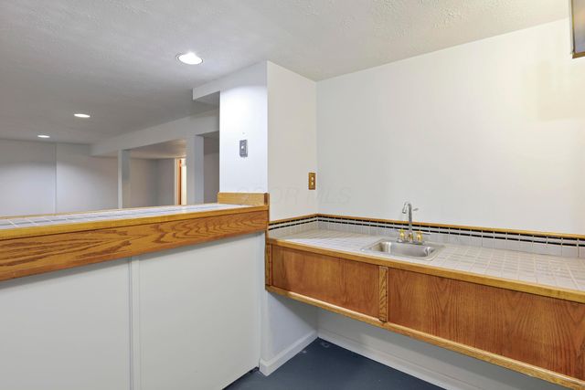 2639 Halleck Drive, Columbus, OH 43209