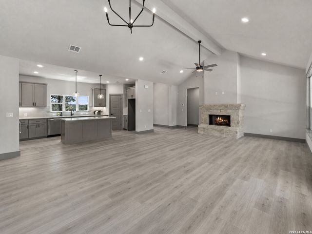 831 Lasso Loop, Canyon Lake, TX 78133