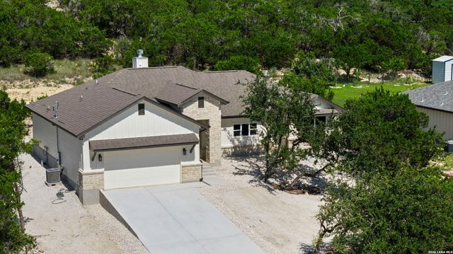 831 Lasso Loop, Canyon Lake, TX 78133