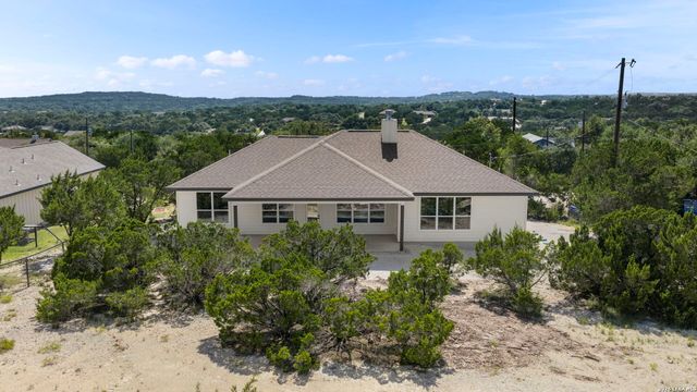 831 Lasso Loop, Canyon Lake, TX 78133