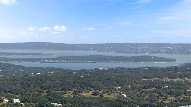 831 Lasso Loop, Canyon Lake, TX 78133
