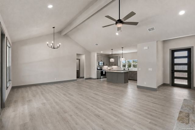 831 Lasso Loop, Canyon Lake, TX 78133