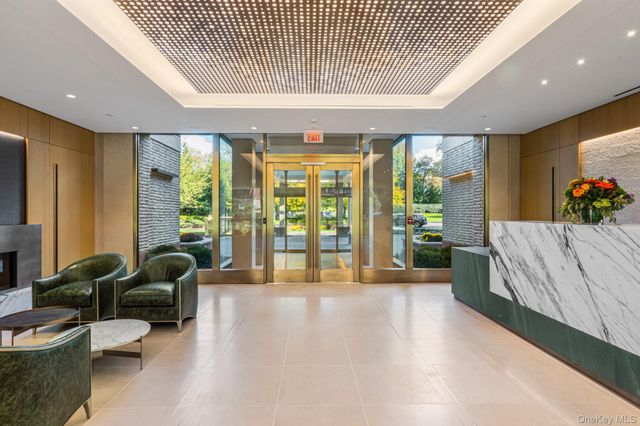 100 Hilton Avenue 601, Garden City, NY 11530