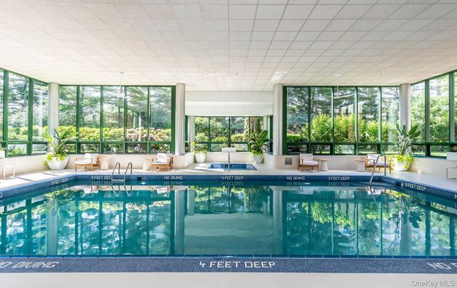 100 Hilton Avenue 601, Garden City, NY 11530