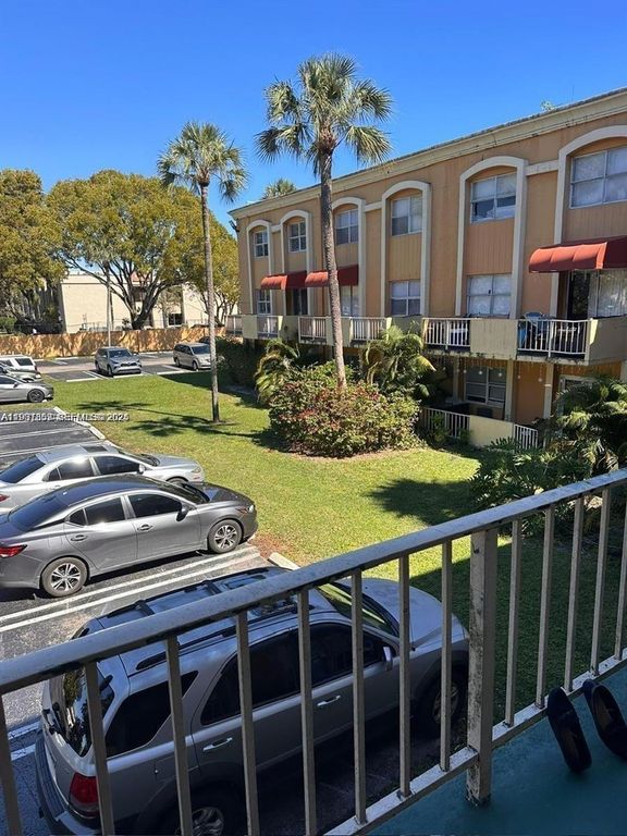 18101 NW 68th Avenue C202, Hialeah, FL 33015