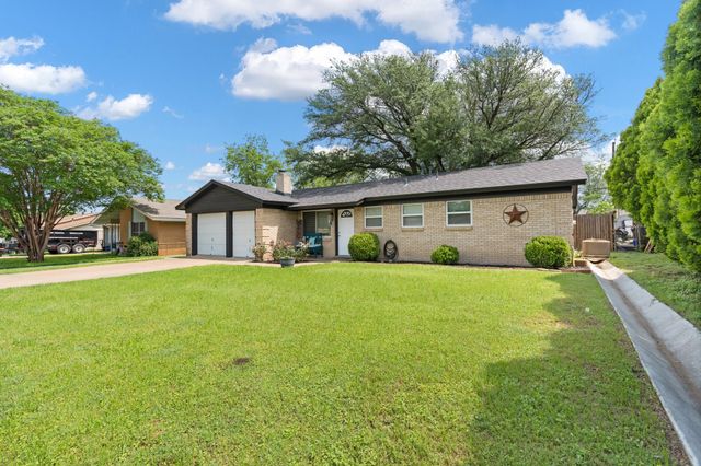 1908 Joslin Street, Cleburne, TX 76033