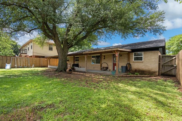 1908 Joslin Street, Cleburne, TX 76033