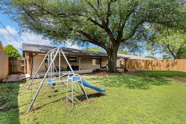 1908 Joslin Street, Cleburne, TX 76033