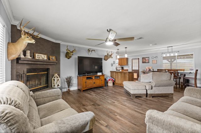 1908 Joslin Street, Cleburne, TX 76033