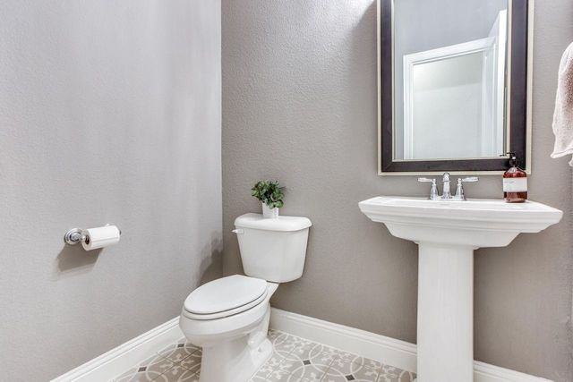 905 Lady Bird Drive, Mckinney, TX 75071