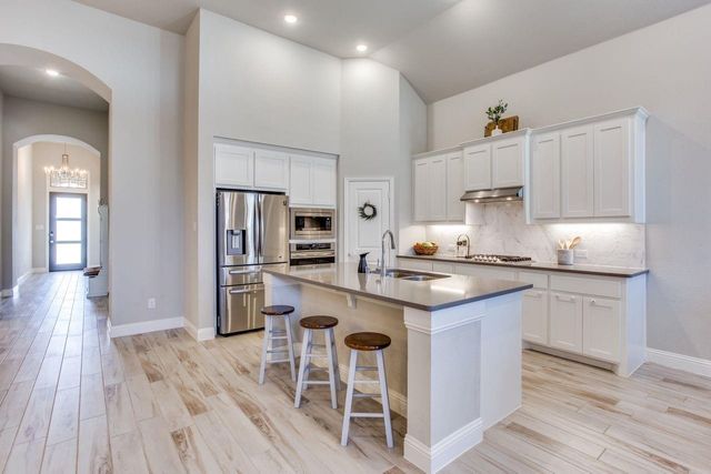 905 Lady Bird Drive, Mckinney, TX 75071