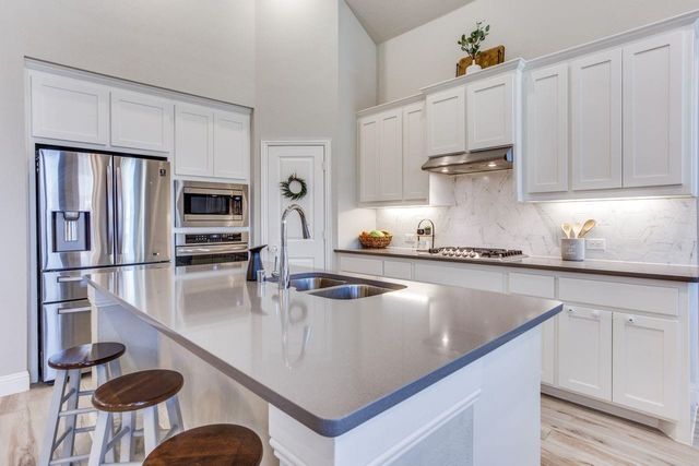 905 Lady Bird Drive, Mckinney, TX 75071