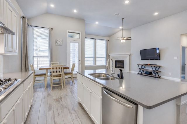 905 Lady Bird Drive, Mckinney, TX 75071