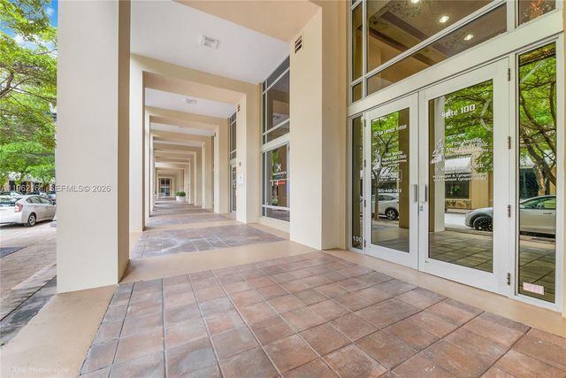 135 San Lorenzo Ave 100, Coral Gables, FL 33146