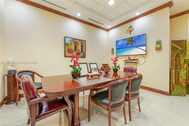 135 San Lorenzo Ave 100, Coral Gables, FL 33146