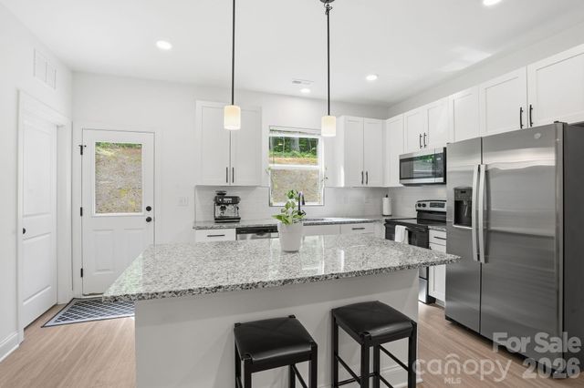 403 Sunset Drive, Bessemer City, NC 28016