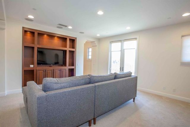 16632 Rose Of Tralee Ln, San Diego, CA 92127