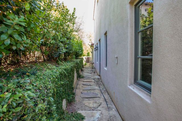 16632 Rose Of Tralee Ln, San Diego, CA 92127