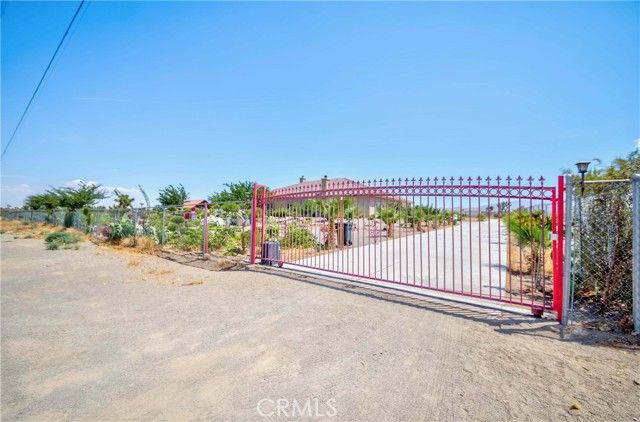 3789 Luna Road, Phelan, CA 92371