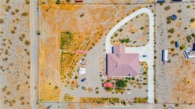 3789 Luna Road, Phelan, CA 92371