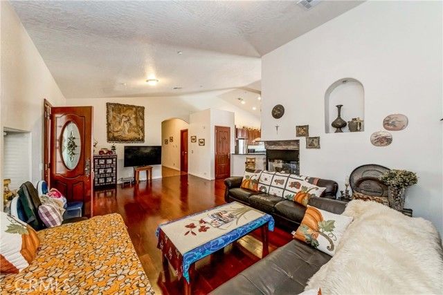 3789 Luna Road, Phelan, CA 92371